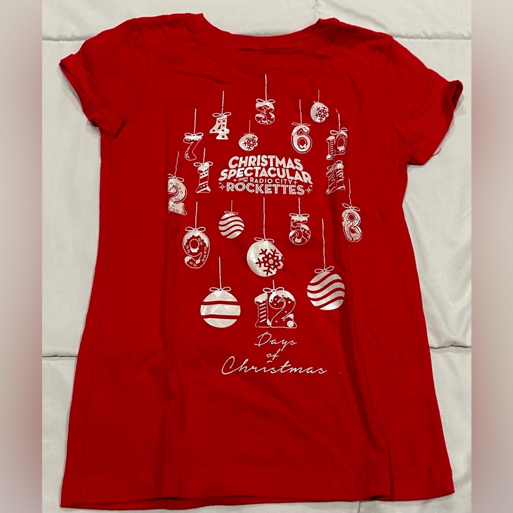 Radio City Rockettes Christmas tee. Size YM